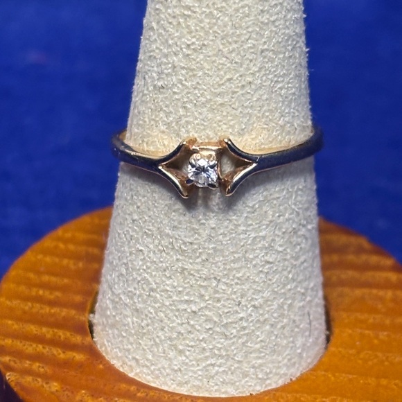 Vintage 14K Gold Ring Diamond Centre Stone - Picture 7 of 10